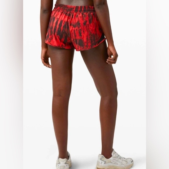 Lululemon Shorts Womens 4 Red Running Gym Hotty Hot Shorts II 2.5 Game Day - Picture 2 of 7